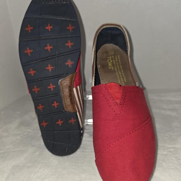 Toms Patriotic Red and Blue Moccasins - Picture 16 of 16